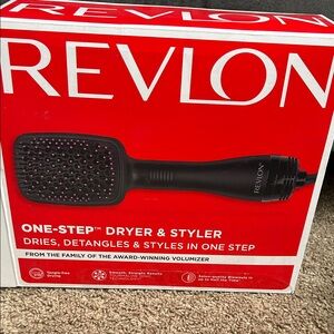 Revlon One-Step Dryer & Styler - Black with Pink Tips
